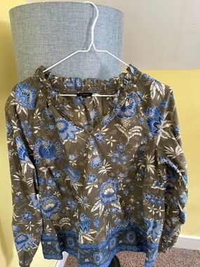 Talbots Olive and Blue Floral Peasant Top | size Medium | worn only 1 time